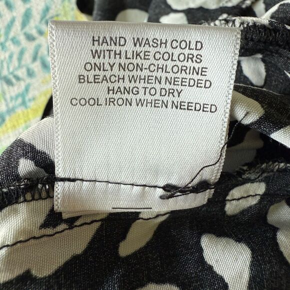 Modcloth Jumpsuit Cropped Bold Nation Snow Leopard Animal Print Black White 4 - Picture 5 of 6